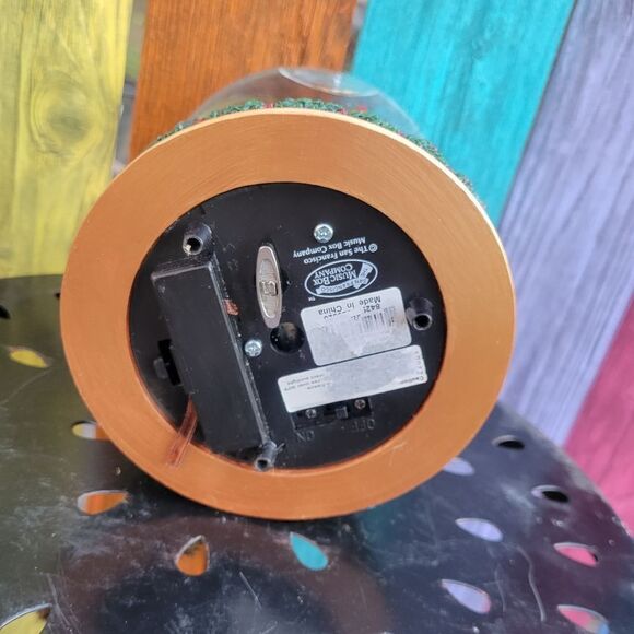 Music Santa Snow Globe - Picture 3 of 12